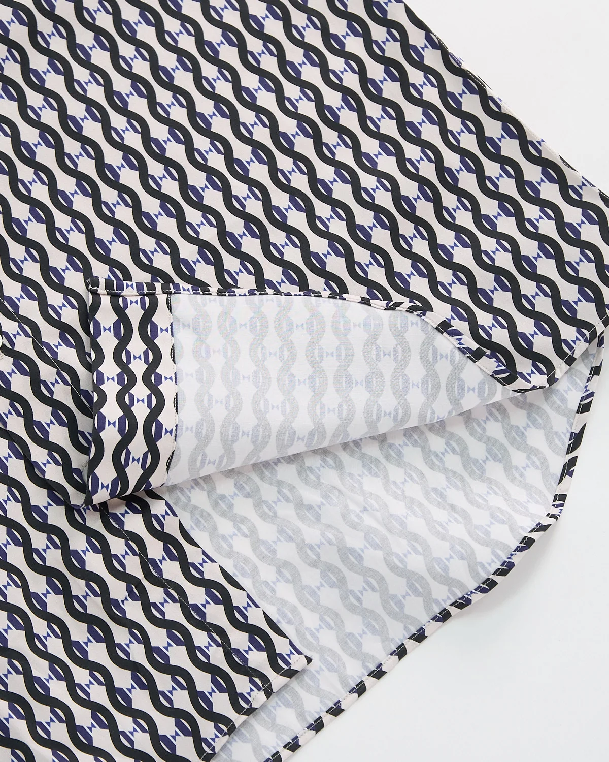 Wavy Geometric Print Cotton Short Sleeve Shirt - Image 3