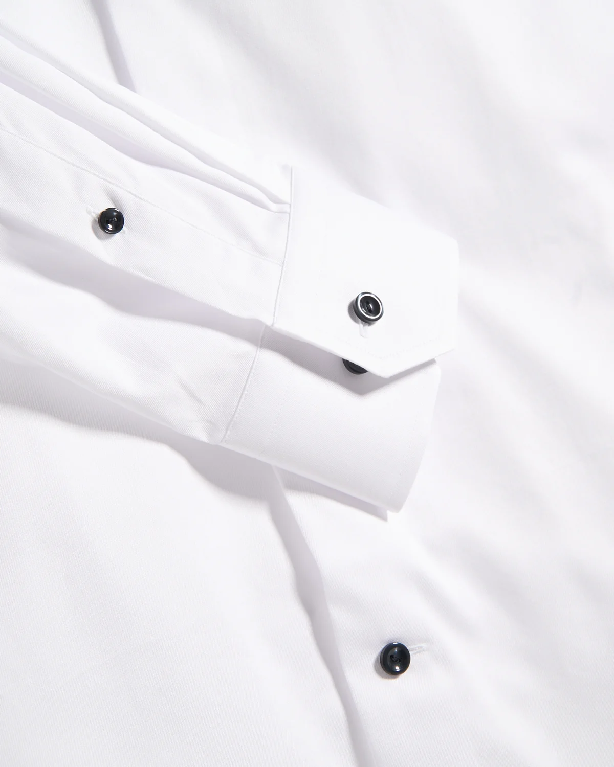 Signature White Twill Contemporary Shirt With Black Buttons - Image 3