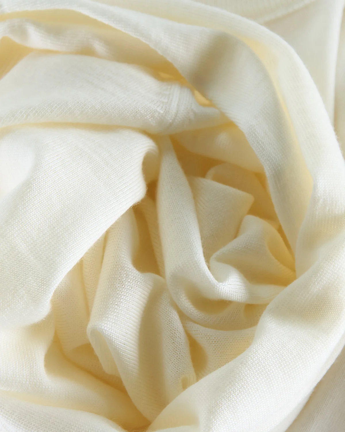 Elegant All-Season Fine Merino Crewneck - Image 8