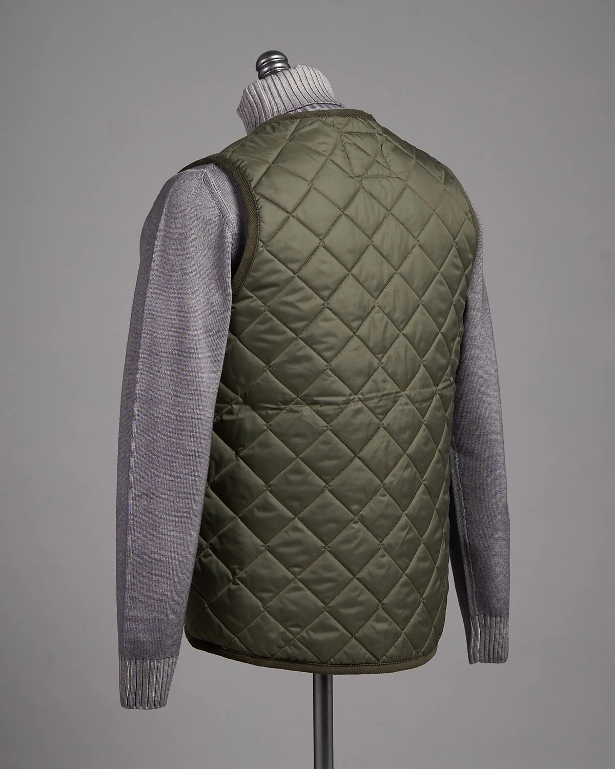 Thornham Diamond Quilted 100G Wadded Vest - Image 3